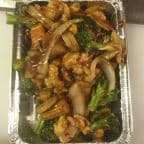 Best Chicken w. Garlic Sauce in Douglas, GA